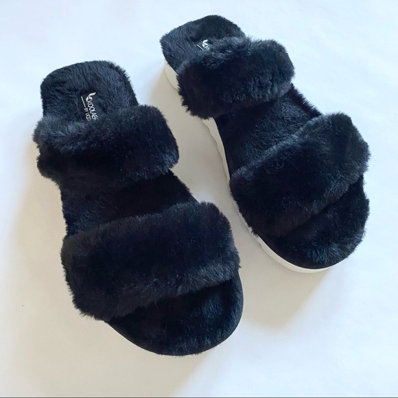 Koolaburra by Ugg Faux Fur Slide Sandals Fuzz On in Black - Picture 3 of 6